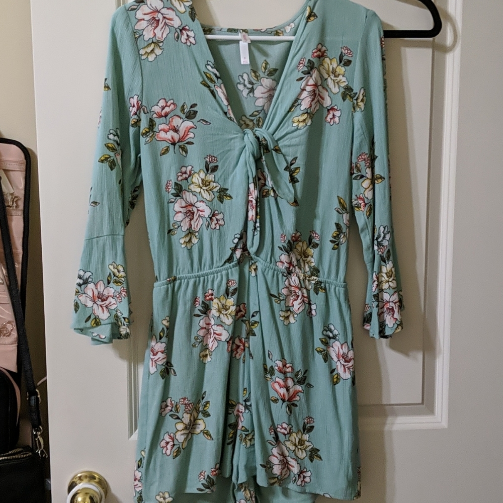 Bell sleeve romper